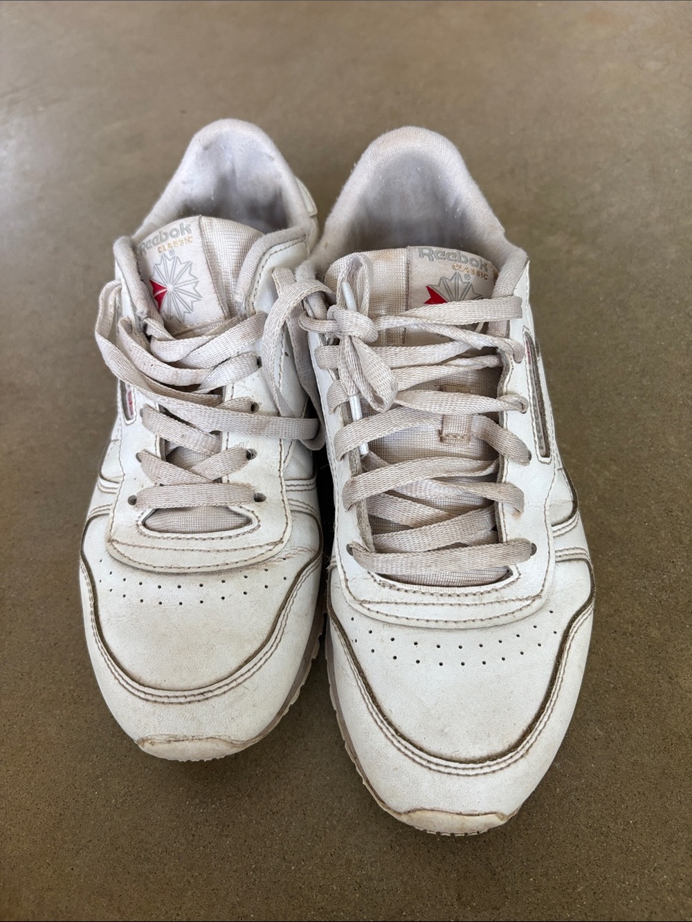Women's Reebok classics- 5.5 - Picture 2 of 6
